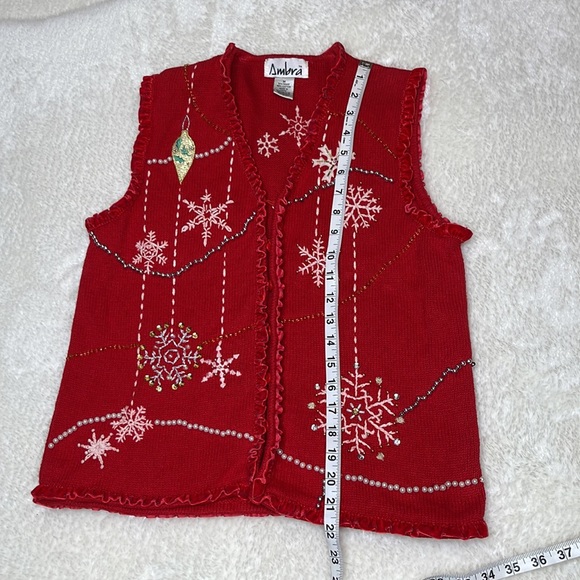 Ambra Holiday Ruffled Snowflake Vest Red Size Medium - Picture 7 of 8